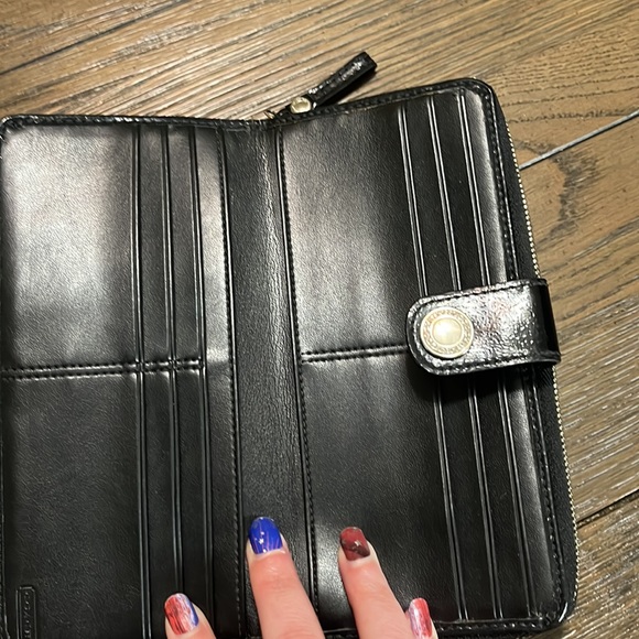 Coach wallet. Used once. Great condition - Picture 3 of 6
